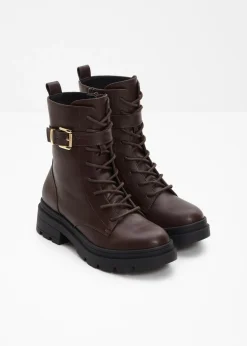 Botas con cordones y hebilla