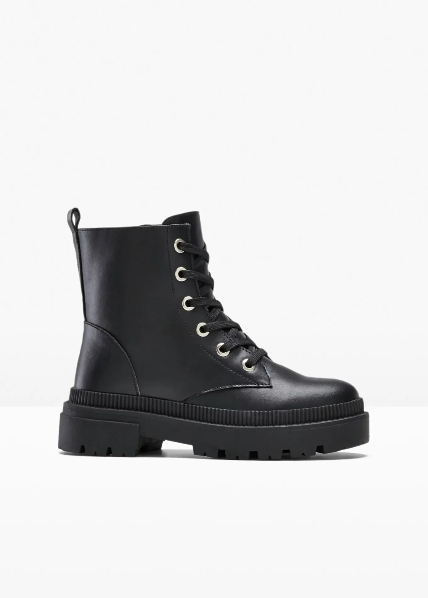 Botas con cordones y suela perfilada