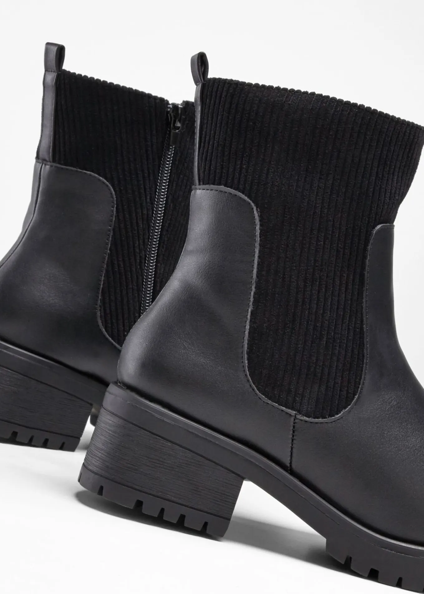 Botas con inserto de pana