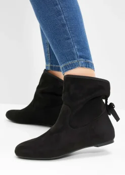 Botas con lazo