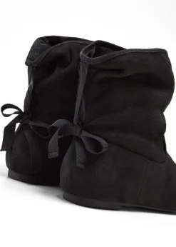 Botas con lazo