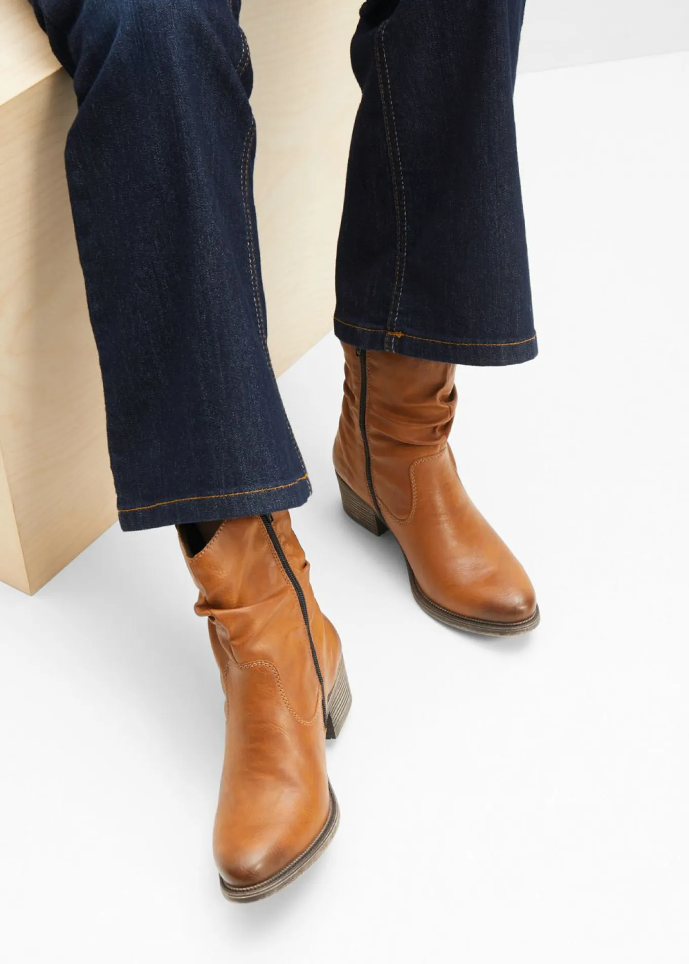 Botas cowboy cómodas y forradas de Rieker