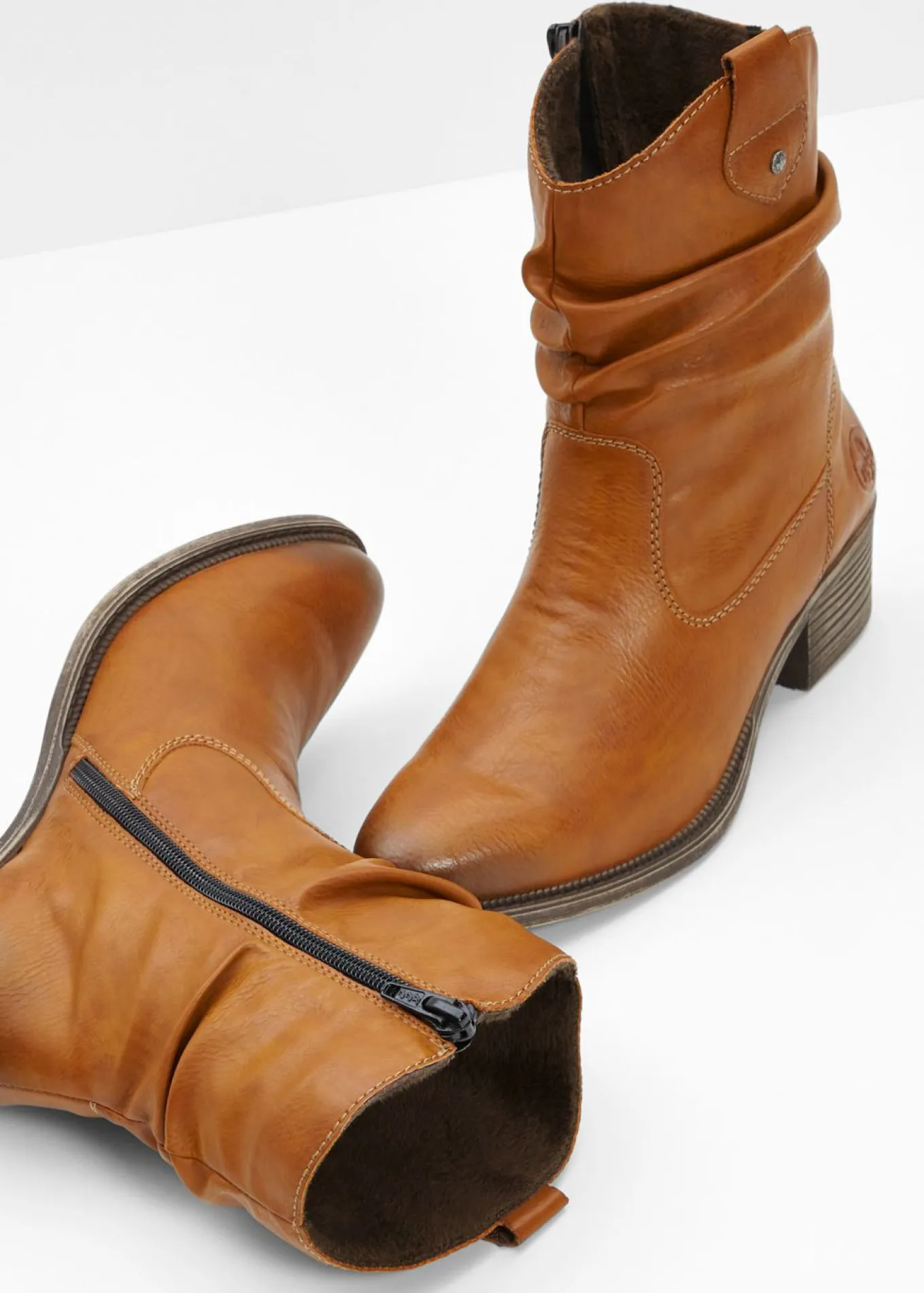 Botas cowboy cómodas y forradas de Rieker