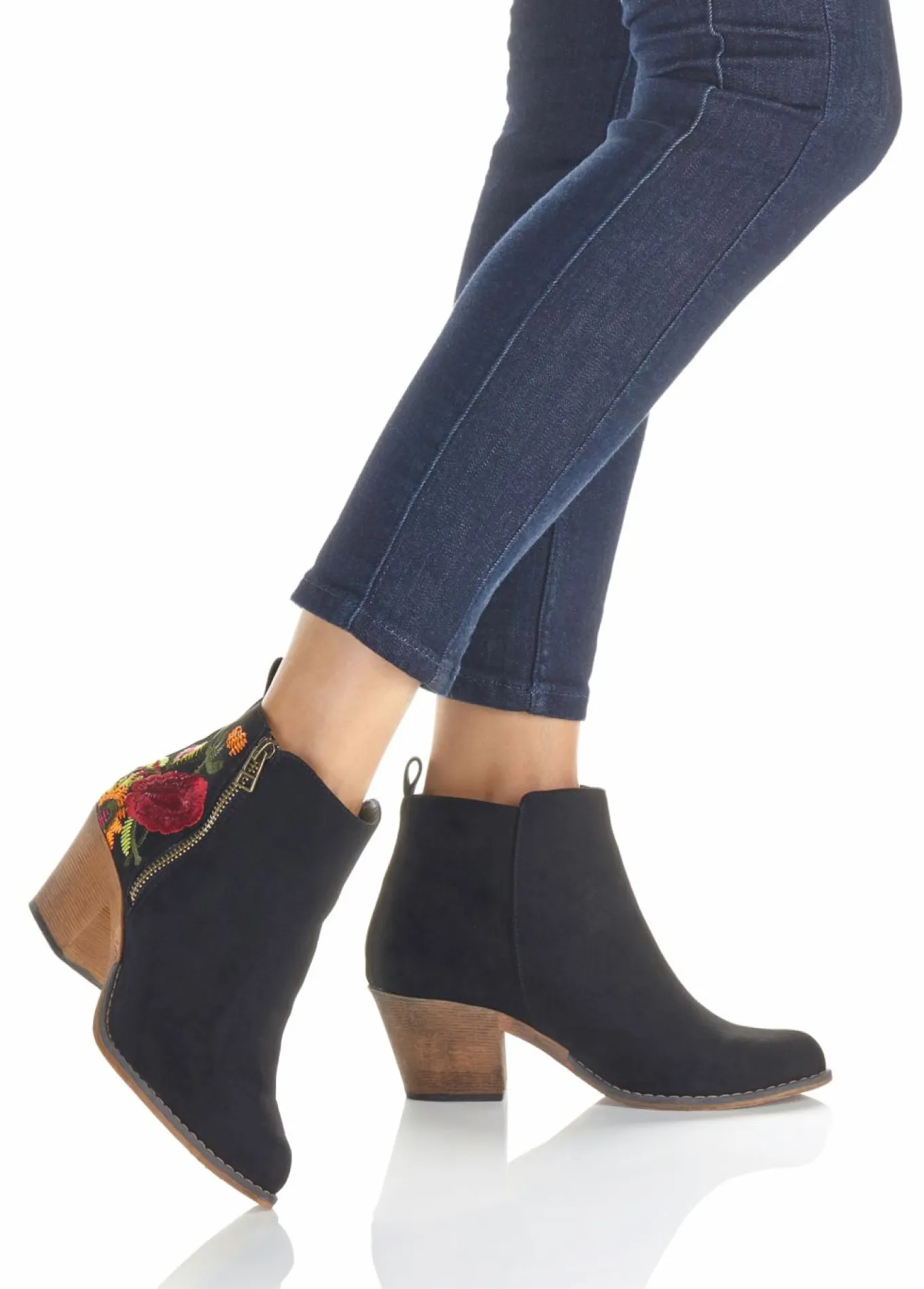 Botas de estilo cowboy con bordado