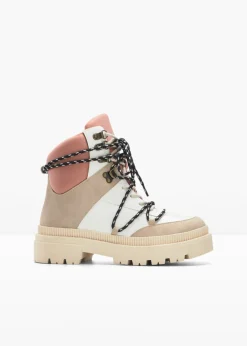 Botas forradas con cordones