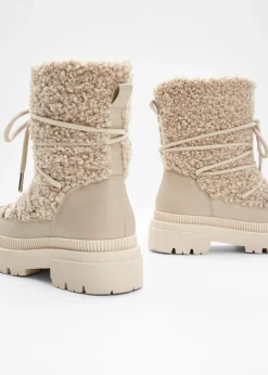 Botas forradas con cordones