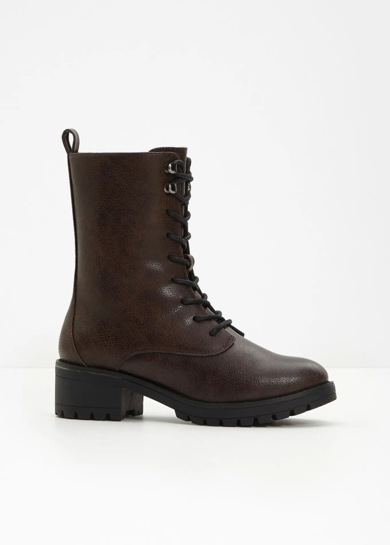 Botas forradas con cordones