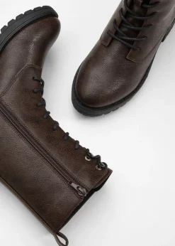 Botas forradas con cordones