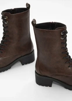 Botas forradas con cordones