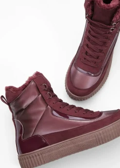 Botas forradas con cordones