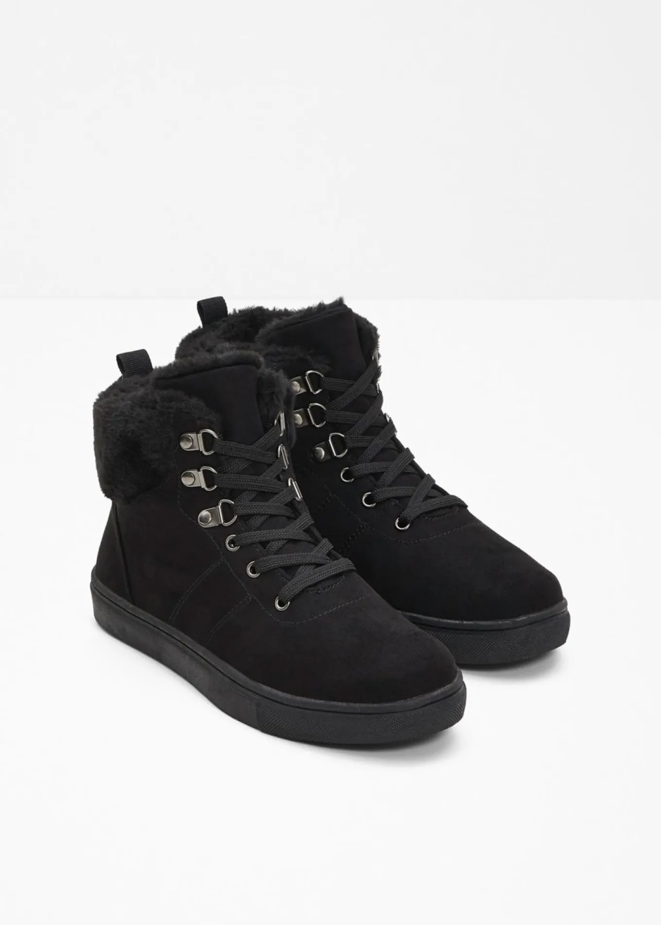 Botas forradas con cordones