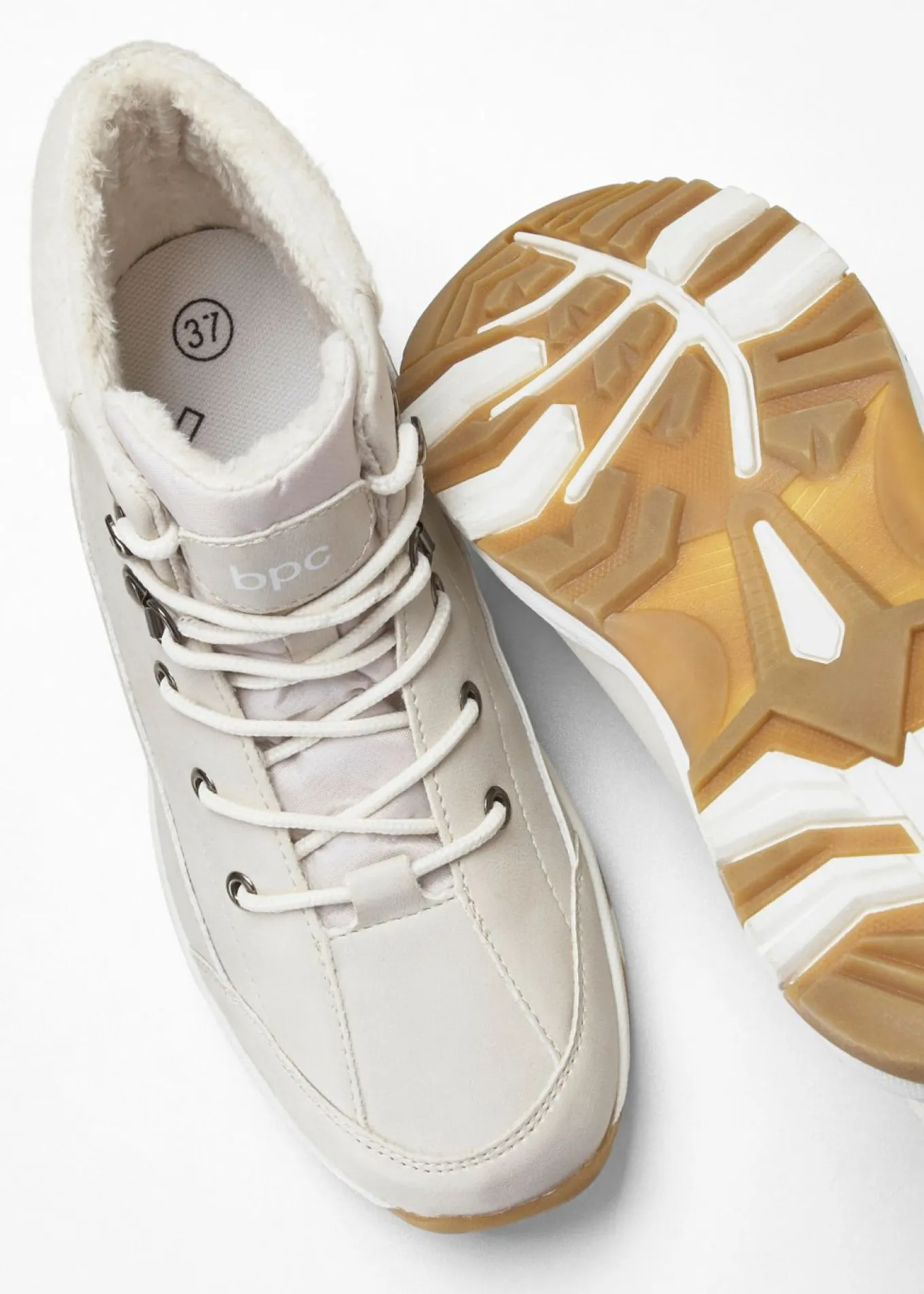Botas forradas con cordones