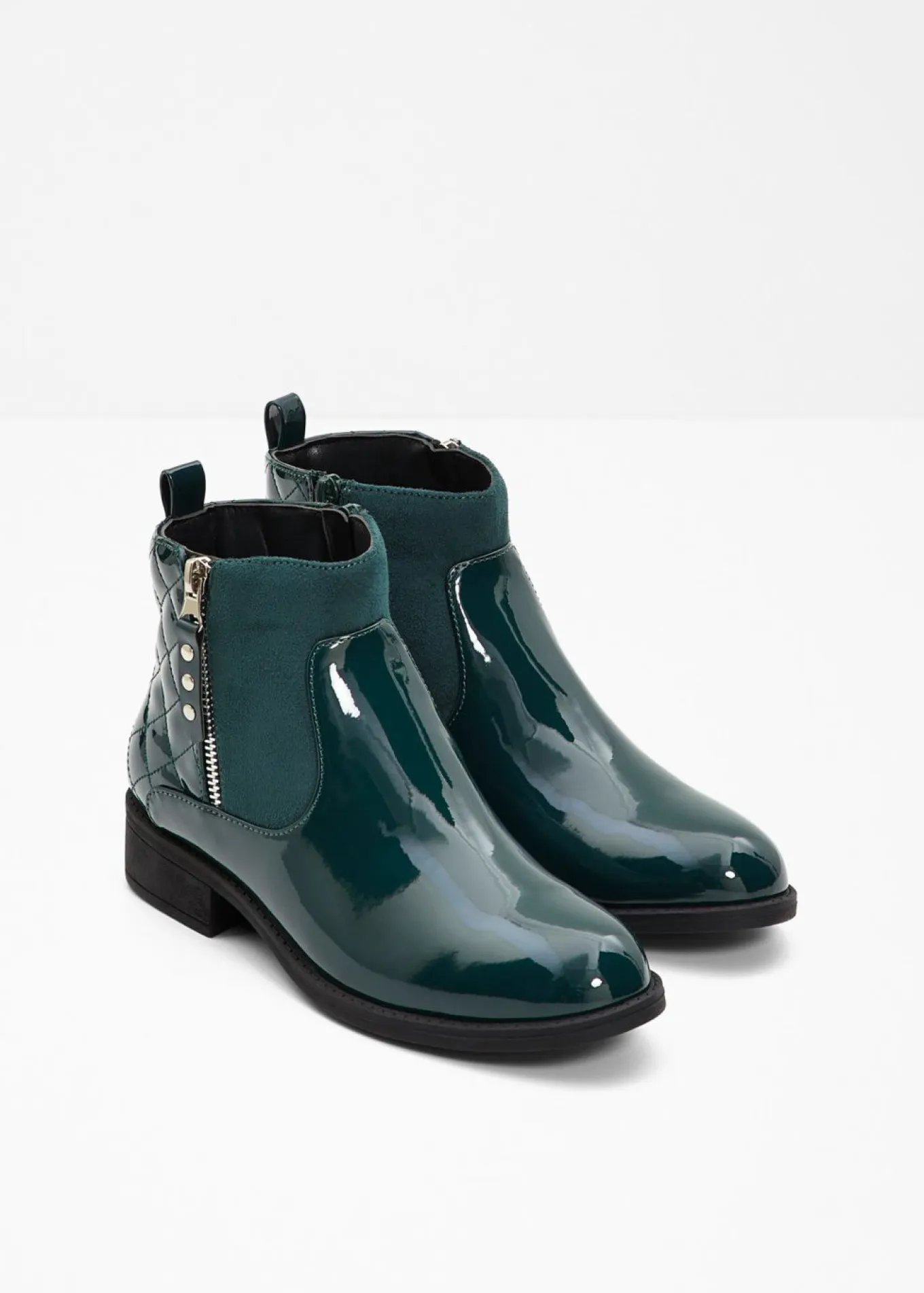 Botines con aspecto de charol
