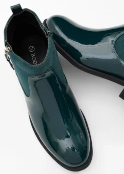 Botines con aspecto de charol