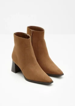 Botines con tacón grueso