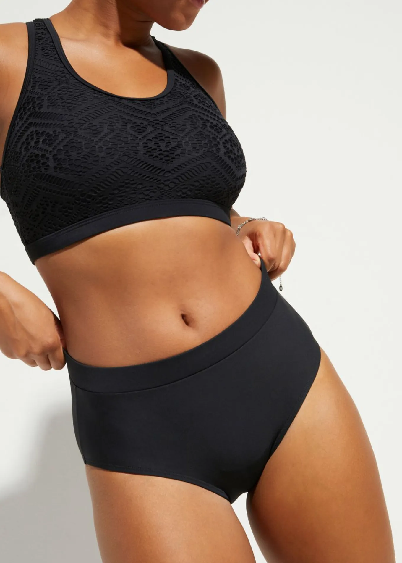 Braguita de bikini de tiro alto con ligero efecto moldeador