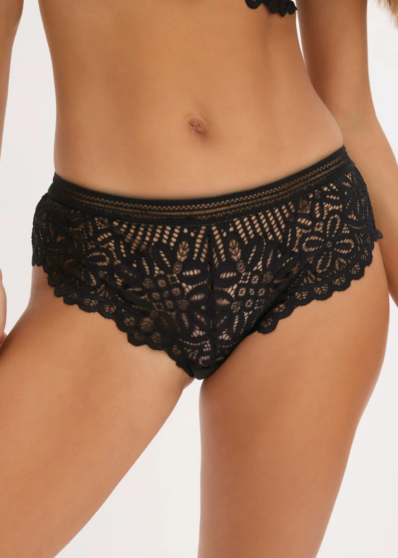 Braguita hipster de encaje elegante
