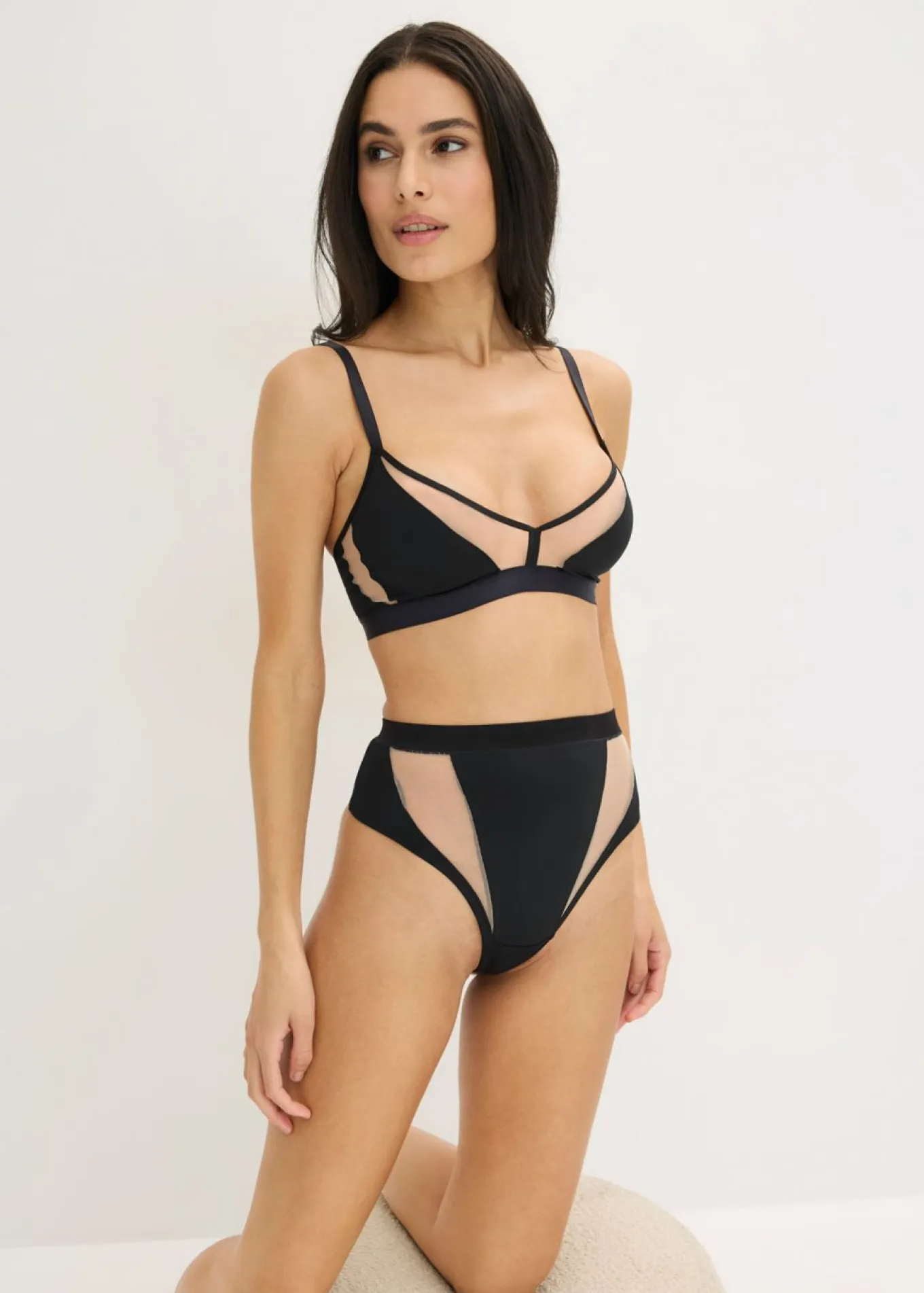 Bralette sin aros con insertos transparentes