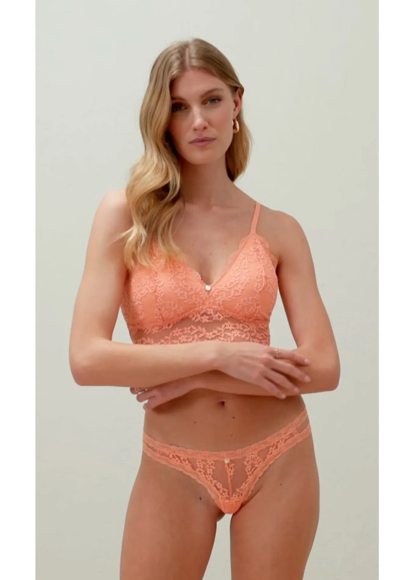 Bustier sin aros con encaje de flores