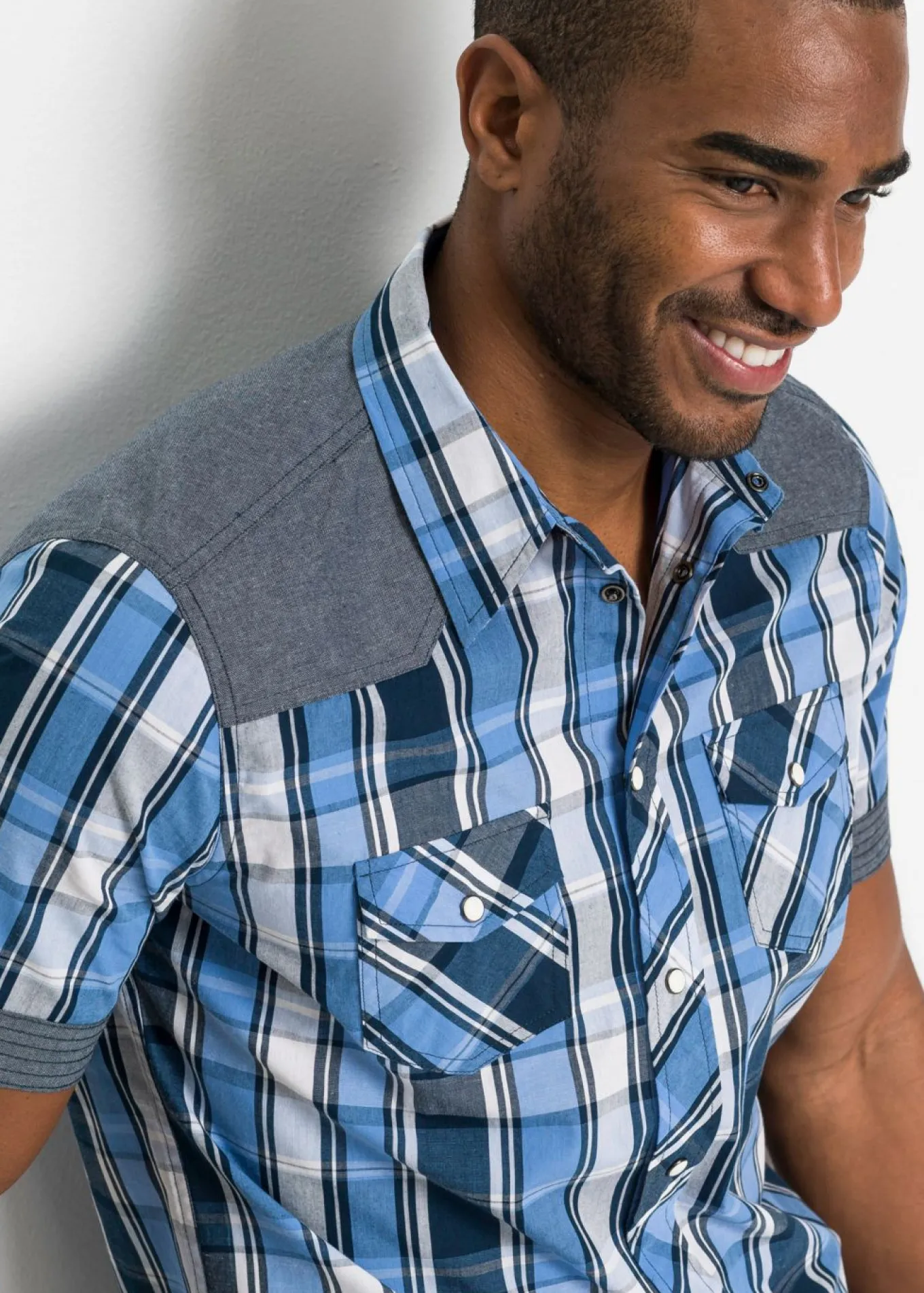Camisa de manga corta con ribete vaquero