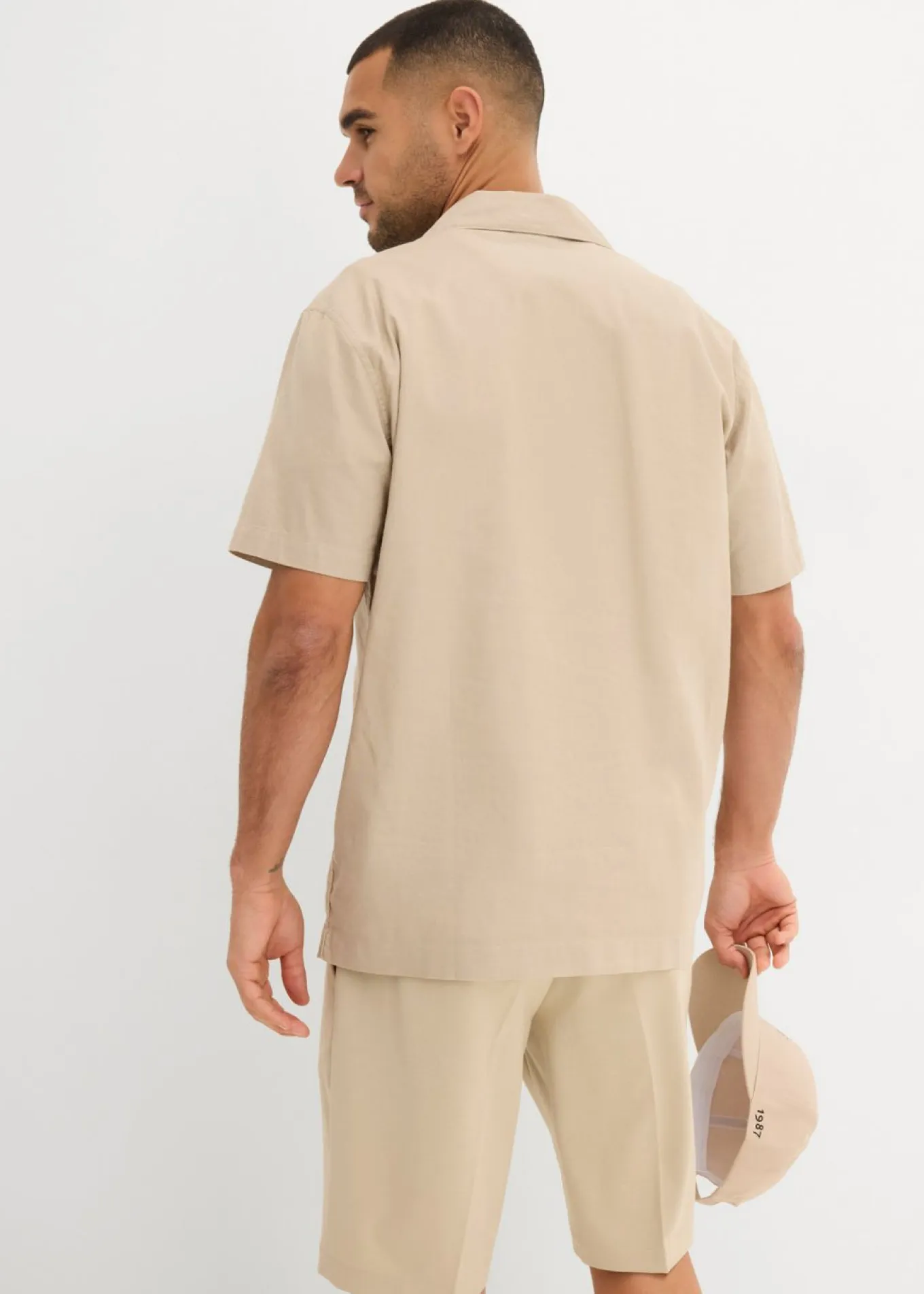 Camisa de manga corta y corte holgado con lino