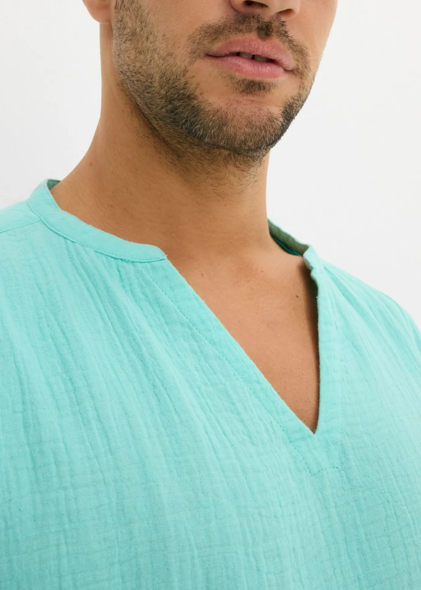 Camisa de muselina ligera con manga corta