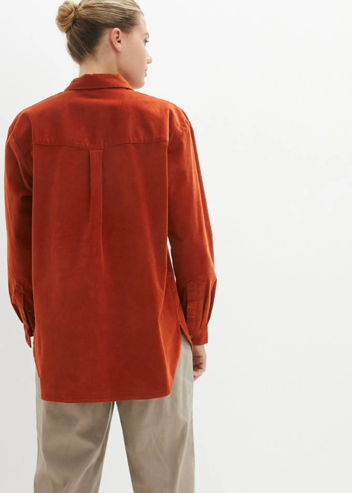 Camisa de pana con abertura lateral