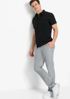 Camisa elástica de manga corta y corte slim