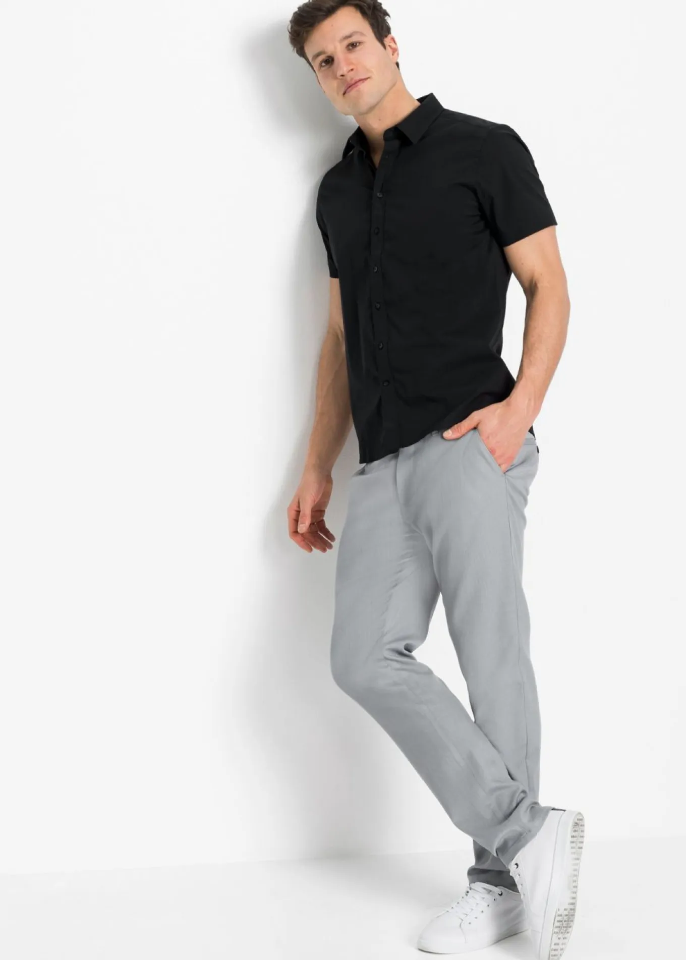 Camisa elástica de manga corta y corte slim