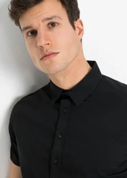 Camisa elástica de manga corta y corte slim
