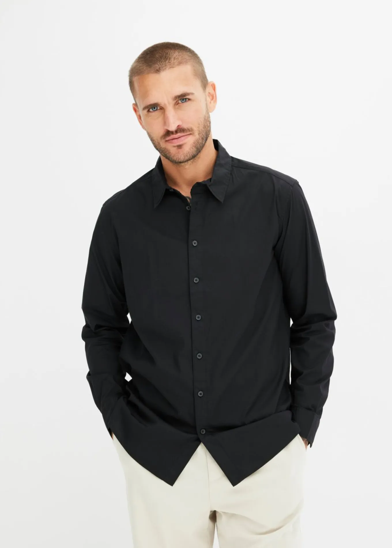 Camisa formal con elástico y corte regular