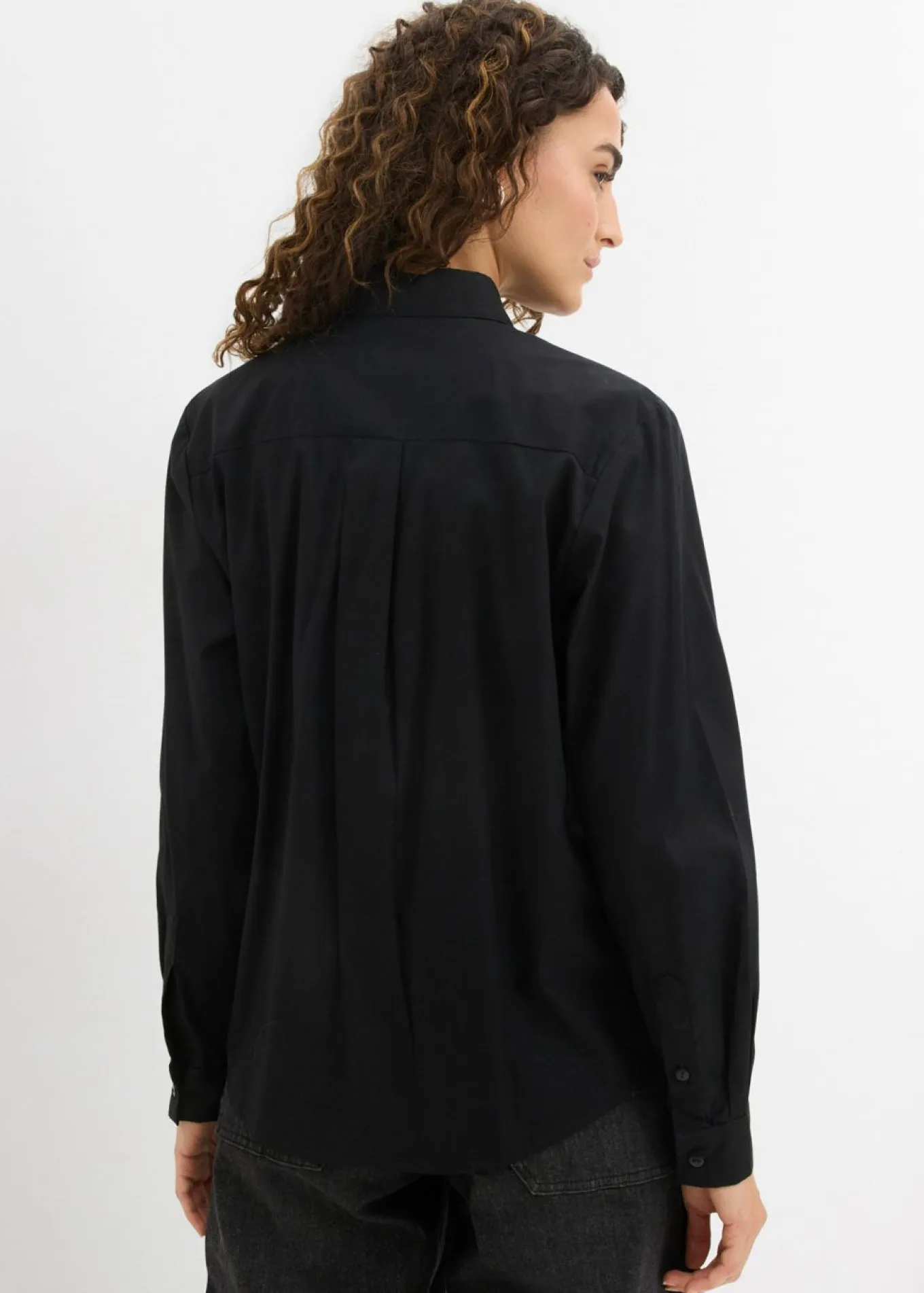 Camisa oversize con bolsillo en contraste