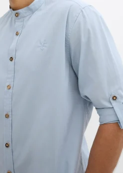 Camisa tradicional con mangas arremangadas