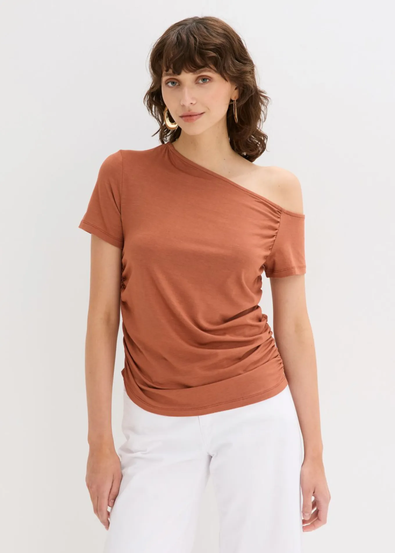 Camiseta asimétrica