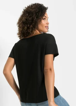Camiseta con abertura