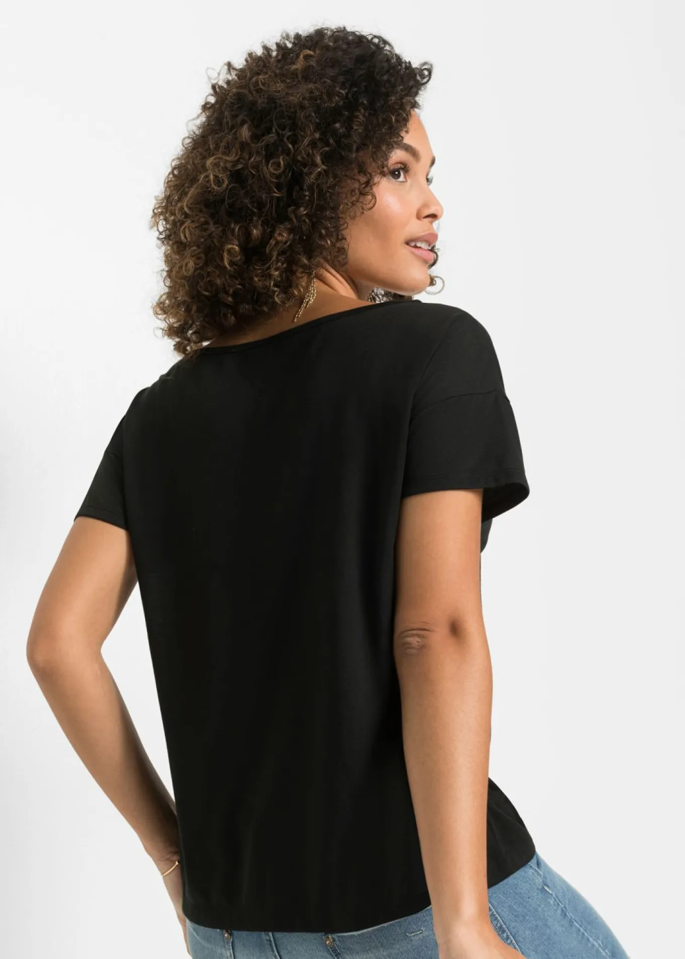 Camiseta con abertura