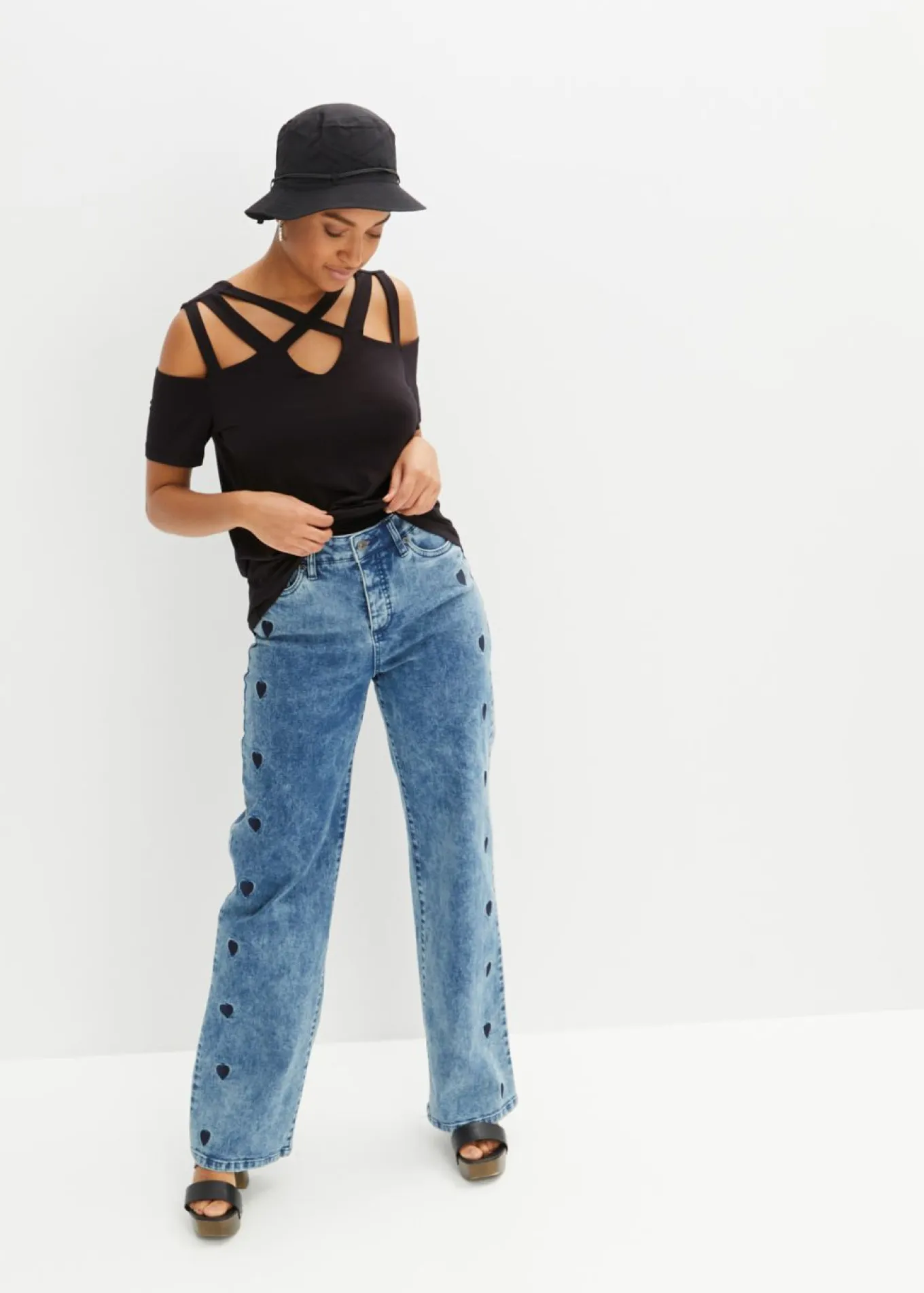 Camiseta con aberturas