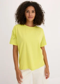 Camiseta con bordado calado