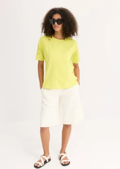 Camiseta con bordado calado