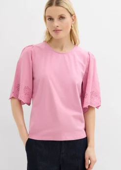 Camiseta con bordado calado