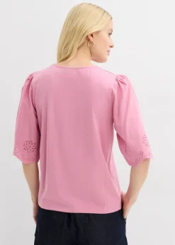 Camiseta con bordado calado