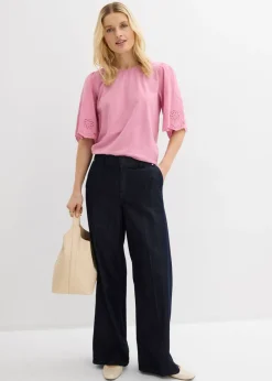 Camiseta con bordado calado