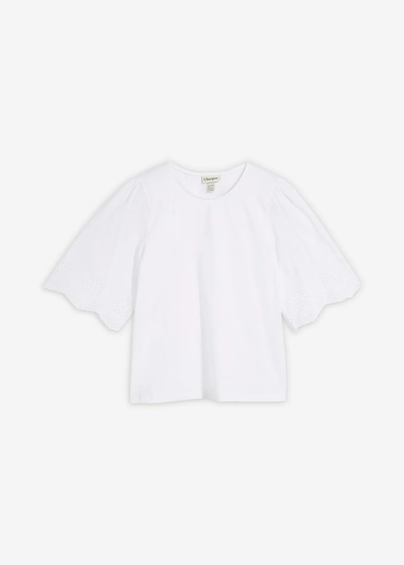 Camiseta con bordado calado