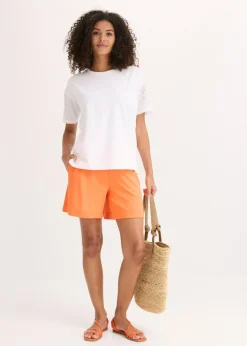 Camiseta con bordado calado