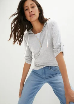 Camiseta con capucha