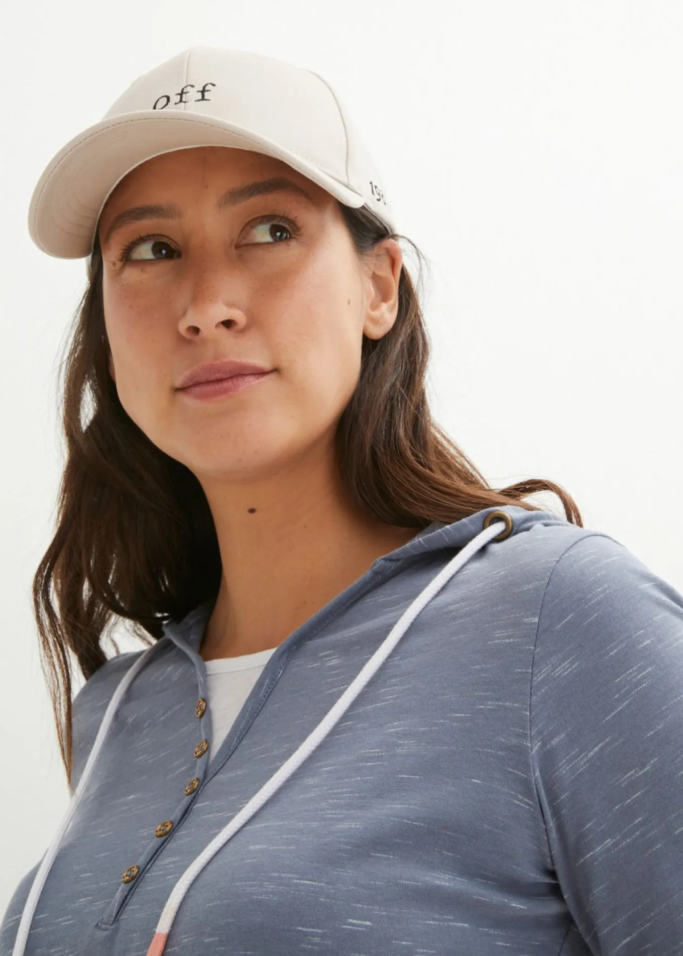 Camiseta con capucha