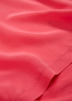 Camiseta con contenido de seda e inserto de tejido