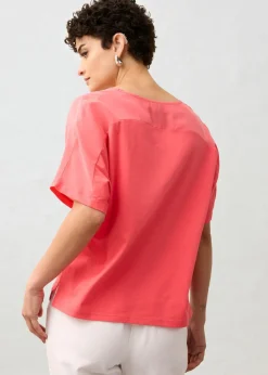 Camiseta con contenido de seda e inserto de tejido