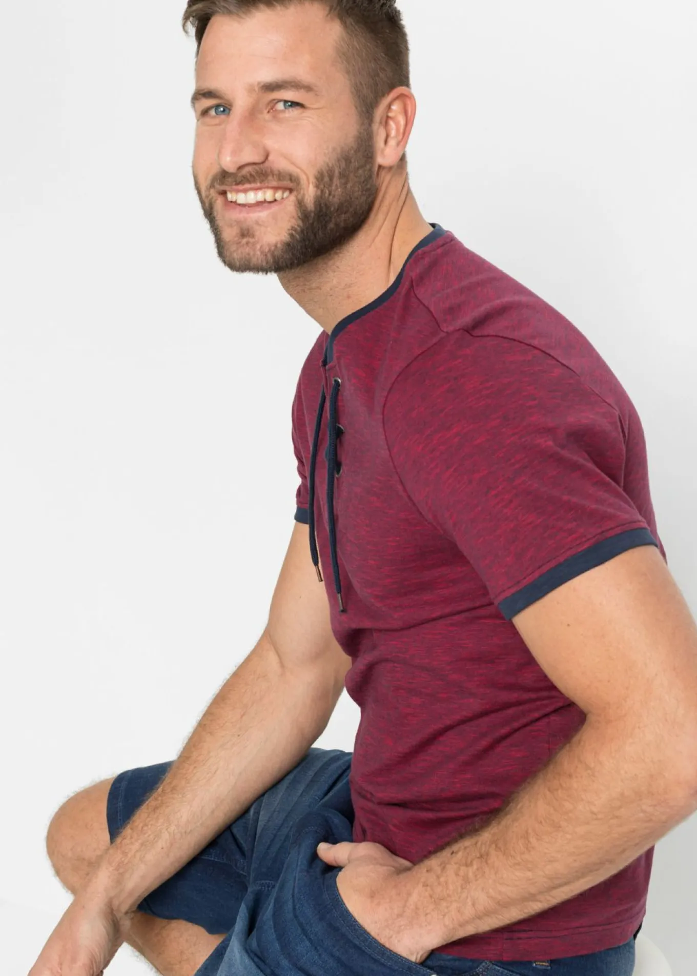 Camiseta con cordones