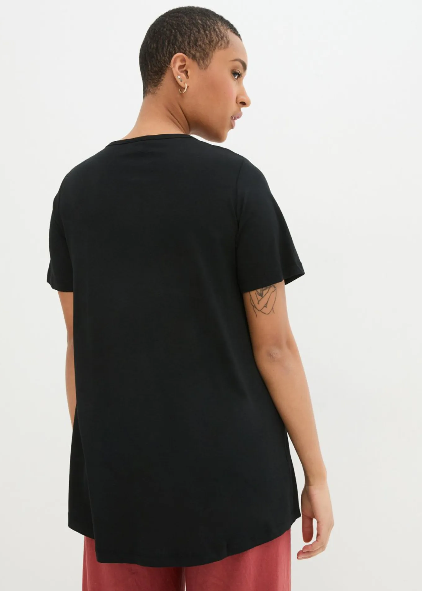 Camiseta con corte en A y manga corta